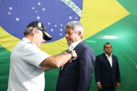 Jerônimo recebe medalha Mérito tamandaré