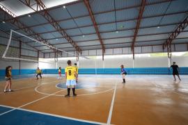 Governo do Estado entrega escola e mercado em Novo Horizonte e autoriza obras em Macaúbas