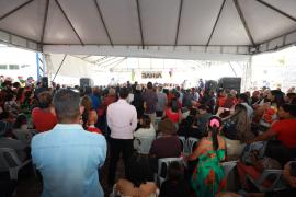 Governo do Estado entrega escola e mercado em Novo Horizonte e autoriza obras em Macaúbas