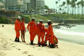 Corpo de Bombeiros faz treinamento para o Carnaval 2024 com simulação na Barra