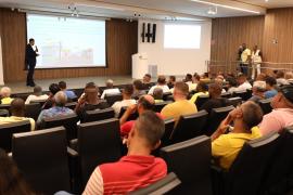 Detran capacita motoristas de trio elétrico, em parceria com Neoenergia, para prevenção de acidentes