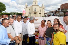 Governo atua no combate à seca em 195 municípios baianos; serão distribuídas 212 mil sacas de milho para alimentação animal