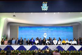 Reitor e vice-Reitor da Uesc tomam posse em cerimônia prestigiada pelo governador