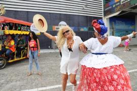 Setur-BA faz receptivo afro-baiano, atendimento aos turistas nos circuitos e pesquisa durante o Carnaval Foto Tatiana Azeviche SeturBA