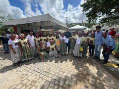 Comunidades quilombolas de Banzaê recebem documentos de regularização ambiental do Quilombo Legal