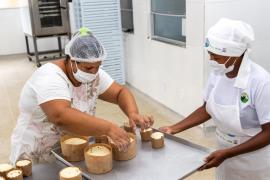 Cozinha Comunitária amplia produção de derivados da mandioca em Ibirapitanga