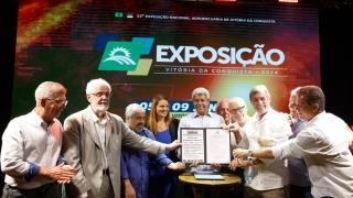 Em apoio à agricultura familiar, Governo do Estado entrega kits produtivos para 15 municípios da região de Vitória da Conquista