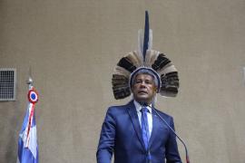 Governador entrega à Alba projeto de lei que reestrutura a carreira de professores indígenas