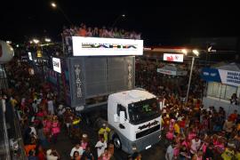 Micareta de Feira: Oh Polêmico arrasta multidão no terceiro dia de folia