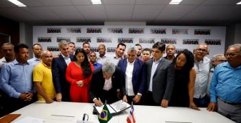 Obras de pavimentação e educação são anunciadas para o município de Paratinga