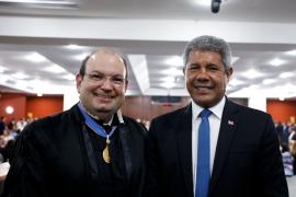 Com promessa de defender a democracia, desembargador Maurício Kertzman é empossado como membro efetivo do TRE