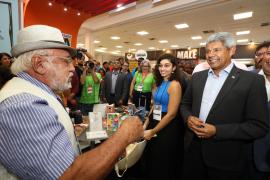 Estudantes e educadores da rede estadual movimentam Bienal do Livro da Bahia