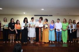 Seades entrega kits e lança livro para reforçar proteção de crianças e adolescentes na Bahia