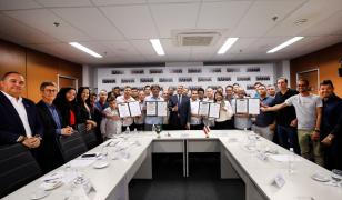 Na capital, Governo do Estado autoriza pacote de obras em diversas áreas para cinco municípios baianos