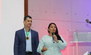 Professor de Matemática medalhista de ouro, em Brasília, recebe homenagem da SEC