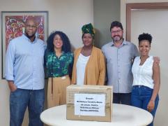 Biblioteca Carolina Maria de Jesus recebe doação de livros da Fundação Pedro Calmon