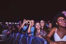 Mioto, Bell e Tierry emocionam fãs na noite de sábado do São João da Bahia 2024