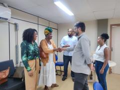 Biblioteca Carolina Maria de Jesus recebe doação de livros da Fundação Pedro Calmon