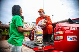 Programa Bahia Sem Fome entrega 60 toneladas de alimentos a catadores de materiais recicláveis da Bahia
