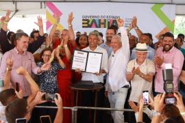 Estado entrega obras de contenções de encostas em Catu e assina ordens de serviço em saúde, esporte e para abastecimento de água