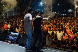 Show de Marcos e Belutti atrai multidão para o São João do bairro de Paripe