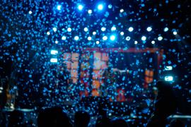 Show de Marcos e Belutti atrai multidão para o São João do bairro de Paripe