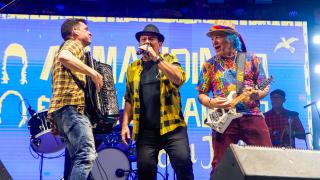 Armandinho e Irmãos Macedo misturam guitarra baiana e sanfona e fazem show incrível nesta última noite do São João do Pelourinho