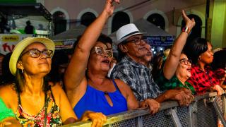 Armandinho e Irmãos Macedo misturam guitarra baiana e sanfona e fazem show incrível nesta última noite do São João do Pelourinho