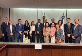 Em cooperação inédita, Governo da Bahia oficializa acordo de compra de trens de VLT do Mato Grosso