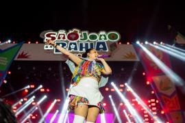 “Rainha do Piseiro”, Mari Fernandez, atrai multidão de fãs para o Parque de Exposições