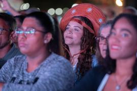 Show do 'Rei do Xote', Flávio José, encanta e anima multidão no Parque de Exposições