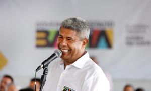 Em Acajutiba, governador entrega escolas mais modernas e equipadas para população