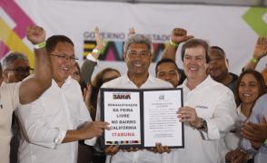 Governo do Estado entrega 80 novas habitações para famílias atingidas pelas chuvas em Itabuna