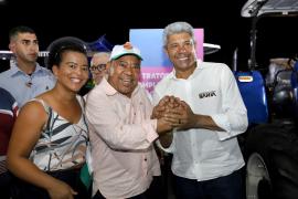 Governo da Bahia lança Plano Safra para agricultura familiar e entrega máquinas e equipamentos agrícolas