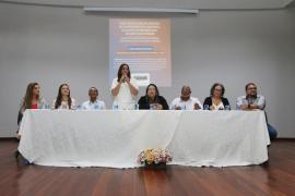 Em encontro com familiares de vítimas da explosão de fábrica de fogos, secretária anuncia ampliação de assistência à saúde