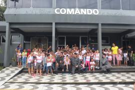 Batalhão de Polícia de Choque amplia aproximação com a sociedade e recebe visitas de estudantes