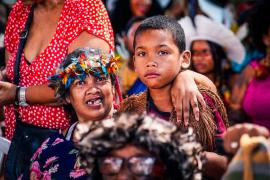 Jerônimo Rodrigues prestigia cerimônia de retorno do Manto Tupinambá ao Museu Nacional