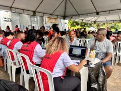 Feira da Diversidade leva serviços de saúde e cidadania à comunidade LGBTQIAPN+