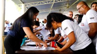 Governo do Estado certifica 500 trabalhadores dos cursos preparatórios para seleção da BYD