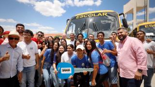 Investimento em educação é destaque durante entregas no município de Queimadas