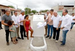 Entrega de pavimentações na sede e zona rural garante mais qualidade de vida para a população de Várzea do Poço