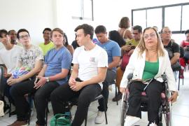 Seminário debate educação bilíngue para pessoas surdas e narrativas autobiográficas