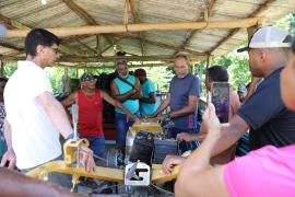 Agricultores e agricultoras de assentamentos de Camaçari recebem equipamentos e capacitação