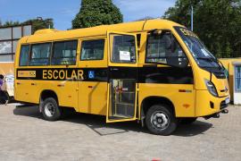 Estado entrega novos ônibus escolares em Camaçari