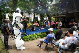 Jovens cientistas apresentam projetos na Semana Nacional de Ciência e Tecnologia em Salvador