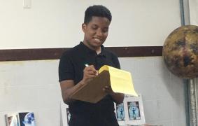 Estudante da rede estadual do Subúrbio de Salvador vai representar a Bahia no Câmara Mirim 2024, em Brasília