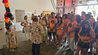 Estudantes de colégio estadual de Juazeiro conhecem a história de meio século do Ilê Aiyê