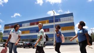 Bahia reduz em mais de 50% a taxa de abandono escolar