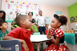 Creche comunitária no Lobato antecipa celebração do Dia das Crianças, com a participação do governador