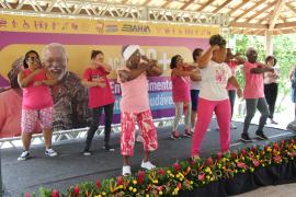 Pessoas idosas vivem manhã cultural no Parque de Pituaçu